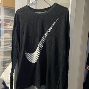 Women’s Nike long sleeve dri-fit shirt
